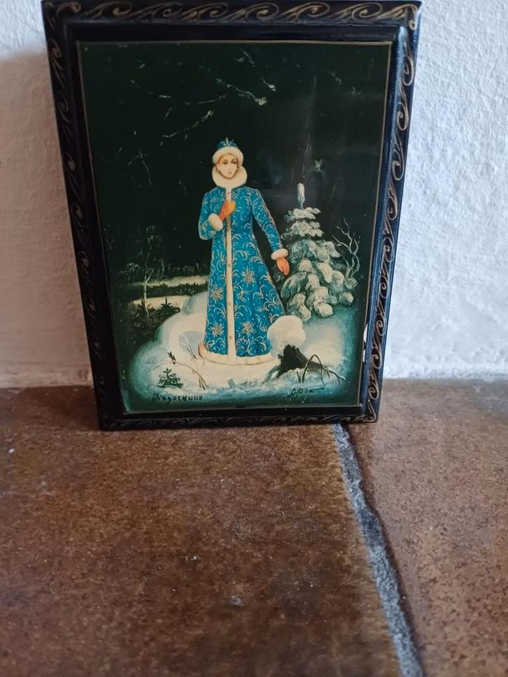 Russisch lakdoosje handgeschilderd, Diversen, Kerst, Zo goed als nieuw, Ophalen of Verzenden