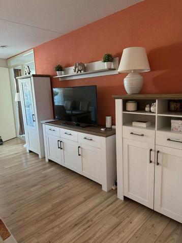 Complete Kasten Set - Vitrine, TV Meubel & Dressoir beschikbaar voor biedingen