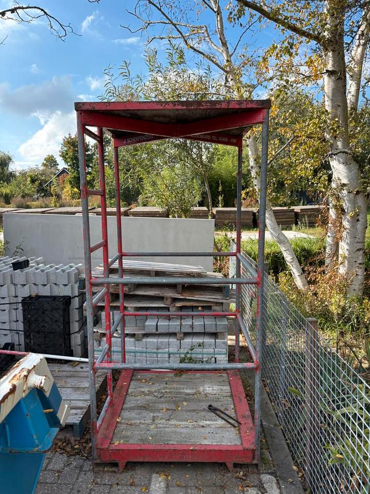 Hoogwerker Bakje - Veilig en Betrouwbaar maar niet gekeurd, Zakelijke goederen, Machines en Bouw | Liften, Steigers en Ladders
