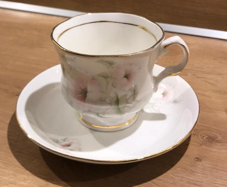 Balmoral castle kop en schotel, Antiek en Kunst, Antiek | Servies los, Ophalen of Verzenden