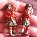 Schotland: 2 Antieke Tinnen Soldaatjes Made in England, Antiek en Kunst, Verzenden