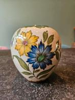 Puntgaaf vaasje,  Gouda Holland., Antiek en Kunst, Antiek | Vazen, Ophalen of Verzenden