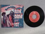 Snoopy - Rain snow and Ice VINYL SINGLE kerst, Gebruikt, 7 inch, Single, Ophalen of Verzenden