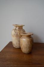 Beige albast vaas klein, Huis en Inrichting, Ophalen, Overige kleuren, Aardewerk of Porselein, Zo goed als nieuw