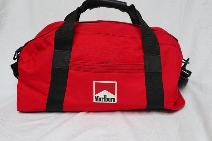 Vintage Marlboro Sporttas, Sieraden, Tassen en Uiterlijk, Tassen | Sporttassen, Zo goed als nieuw, Unisex volwassen, Ophalen of Verzenden