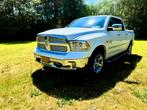 Dodge Ram LARAMIE 5.7 HEMI *UNIEK* 6 ZITS 2017 BOMVOL OPTIES, Auto's, USB, 402 pk, Wit, Leder