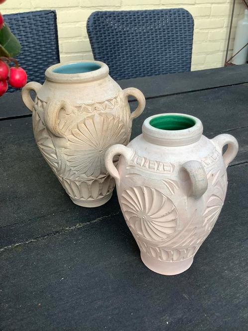 2 Prachtige terracotta vaasjes/kruikjes kerfsnede, Huis en Inrichting, Woonaccessoires | Vazen, Zo goed als nieuw, Overige kleuren