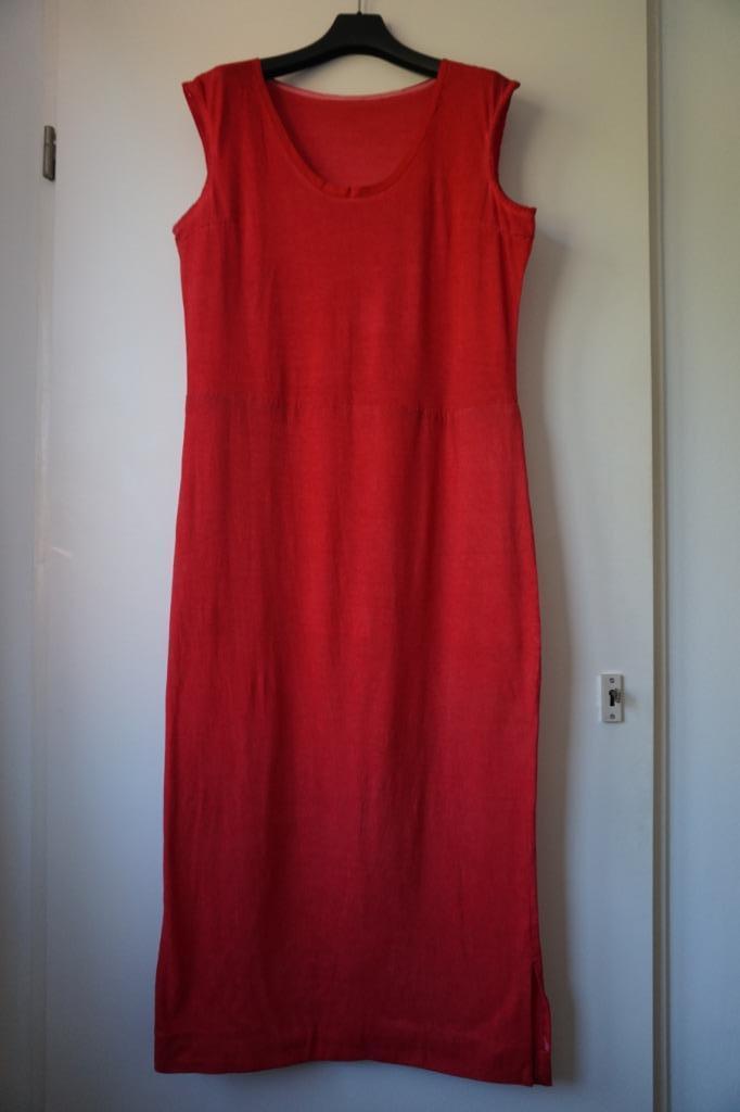 Lange rechte jurk - luchtig rood katoen - maat L - V&D, Kleding | Dames, Jurken, Zo goed als nieuw, Maat 42/44 (L), Rood, Onder de knie