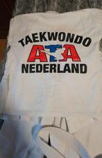 Taekwondo pak Bytomic  mt 110 ATA Nederland, Sport en Fitness, Vechtsporten en Zelfverdediging, Gebruikt, Taekwondo, Maat XS of kleiner