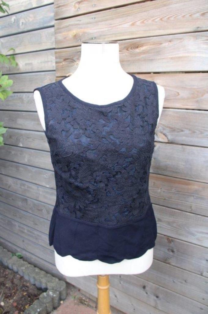 Top donkerblauw/ zwart Marccain mt N3 (M-38) Vaste prijs, Kleding | Dames, Tops, Zo goed als nieuw, Maat 38/40 (M), Blauw, Zonder mouw
