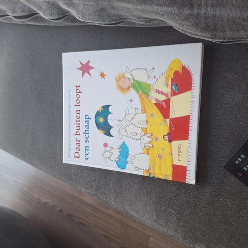 Daar buiten loopt een schaap, Boeken, Kinderboeken | Jeugd | onder 10 jaar, Nieuw, Ophalen of Verzenden