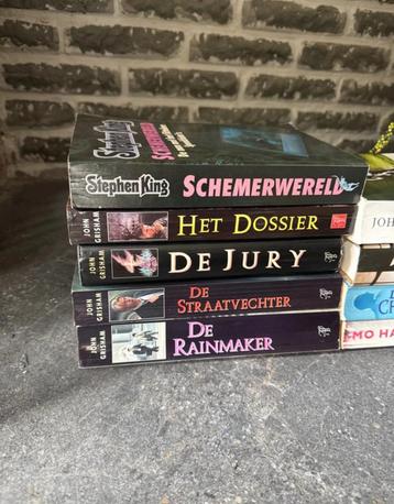 9 thriller boeken beschikbaar voor biedingen