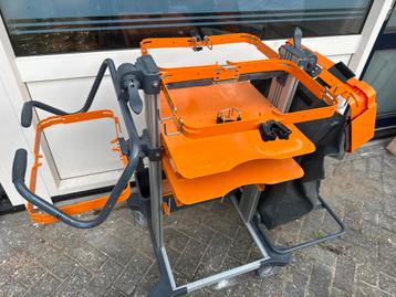 Schoonmaak werkwagen beschikbaar voor biedingen