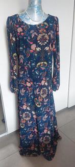 Maxi bloemen jurk, Kleding | Dames, Jurken, Ophalen, Gedragen, Onder de knie