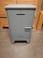Nachtkastje merk Woood, Huis en Inrichting, Ophalen, Zo goed als nieuw, Minder dan 45 cm, 55 tot 70 cm