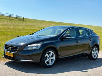 Volvo V40 1.6 D2 2013 Zwart | cam | trekh | navi | goed oh!! beschikbaar voor biedingen