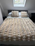 Beige Kussens en Sprei Set, Ophalen of Verzenden, Zo goed als nieuw, Beige, Vierkant