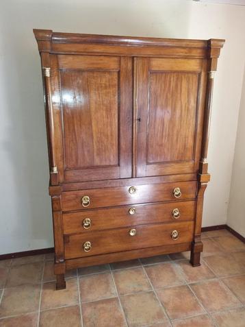 Prachtig Klein Eiken Empire Kabinet  beschikbaar voor biedingen