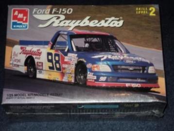 Bouwdoos Ford F-150 Raybestos Nascar race truck AMT beschikbaar voor biedingen