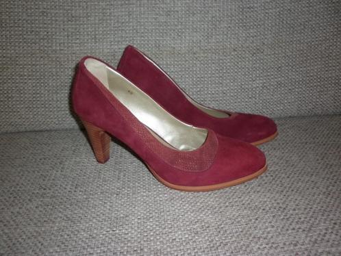 pumps merk : Kop en staart maat 40, Kleding | Dames, Schoenen, Zo goed als nieuw, Pumps, Rood, Ophalen of Verzenden