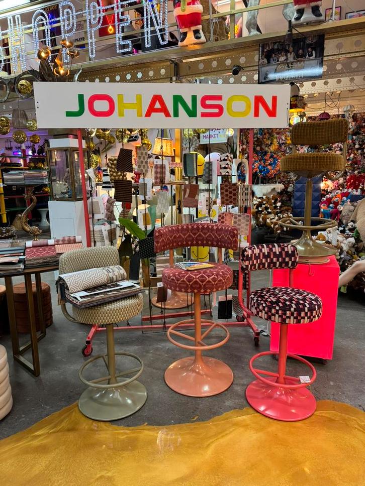 Johanson krukken nieuw! Mega keuze kleur en stoffen, Huis en Inrichting, Barkrukken, Nieuw, 60 tot 90 cm, 1 kruk, Draaibaar, Ophalen