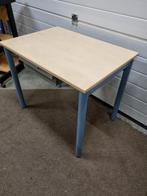 kinderschooltafel licht hout met metalen poten, Kinderen en Baby's, Kinderkamer | Tafels en Stoelen, Ophalen of Verzenden, 'T Olde Gre-j