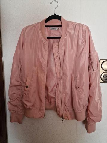 Dun zomer jasje, roze beschikbaar voor biedingen