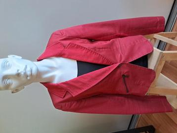 Rode dames blazer.  beschikbaar voor biedingen