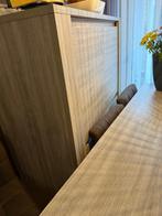 Kasten stoelen en tafels, Ophalen