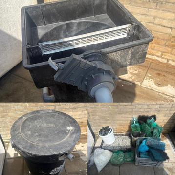 2x Vijverfilter + filtermateriaal Velda filter borstels etc. beschikbaar voor biedingen