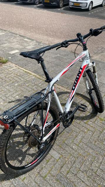 Giant Revel mountainbike Xl 26 inch.Wit /Rood beschikbaar voor biedingen