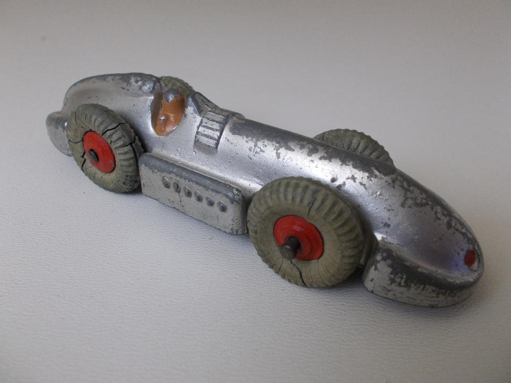 1946 Dinky Toys 23E SPEED OF THE WIND. Formule 1 RACER (-P-), Ophalen of Verzenden, Gebruikt, Auto, Dinky Toys