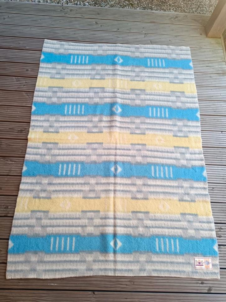Wollen deken 140x195cm, Huis en Inrichting, Woonaccessoires | Plaids en Woondekens, Ophalen