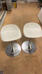 3 stuks IKEA witte barkrukken, Huis en Inrichting, Barkrukken, 4 krukken, Ophalen, Kunststof, In hoogte verstelbaar