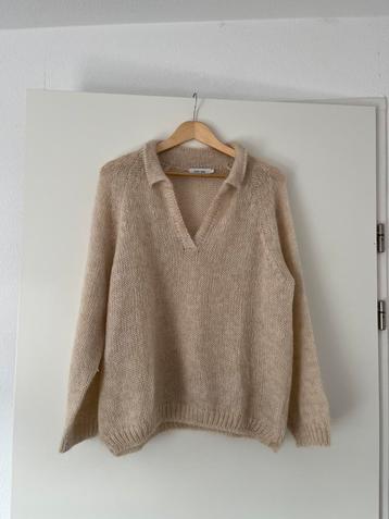 Knit - ted trui beschikbaar voor biedingen