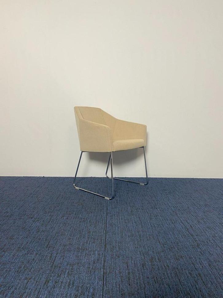 2 x Vergaderstoel Casala Parker lll, beige stoffering, Huis en Inrichting, Stoelen, Gebruikt, Twee, Metaal, Stof, Grijs, Ophalen