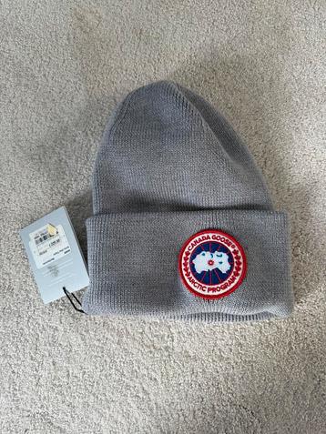 Canada goose muts beschikbaar voor biedingen