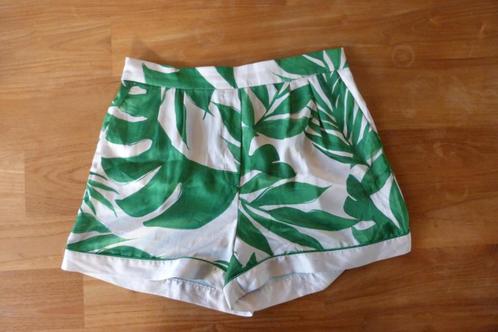 Short, H&M, maat L, Kleding | Dames, Broeken en Pantalons, Zo goed als nieuw, Maat 42/44 (L), Kort, Ophalen of Verzenden
