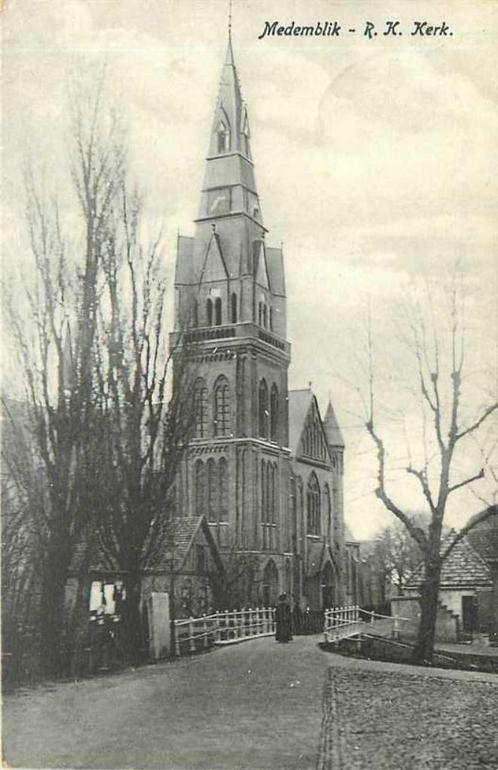 (377-435-007) Medemblik RK Kerk, Verzamelen, Ansichtkaarten | Nederland, Noord-Holland, Verzenden