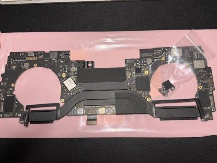 MacBook Pro 13 inch logicboard a1989 i7 2.7 16gb 256gb ssd.!, Computers en Software, Moederborden, Refurbished, DDR3, Ophalen of Verzenden