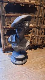 Prachtige beeld jongen. Sober en stoer, Tuin en Terras, Ophalen