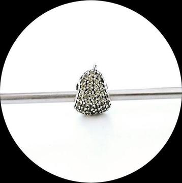 Pandora pave Peer 791486NLG / groene zirkonia retired  beschikbaar voor biedingen