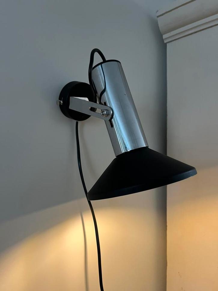 Vintage wandlamp/ bedlampje – retro design jaren 70/80 stijl, Huis en Inrichting, Lampen | Wandlampen, Zo goed als nieuw, Metaal