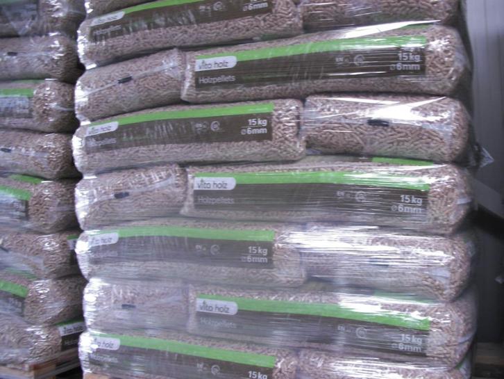 Houtpellets € 7,= per 15 kg (pallet 66 zakken voor € 450,=), Tuin en Terras, Haardhout, 6 m³ of meer, Ophalen