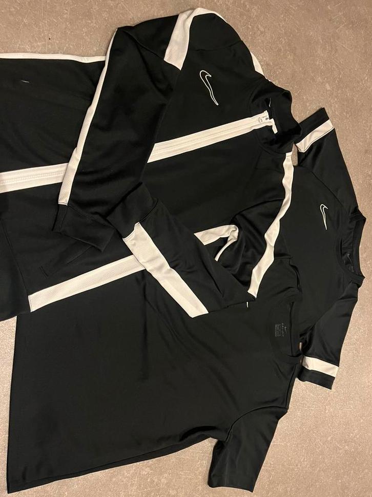 Trainingskleding voetbal, Sport en Fitness, Voetbal, Zo goed als nieuw, Broek, Maat XS of kleiner, Ophalen of Verzenden