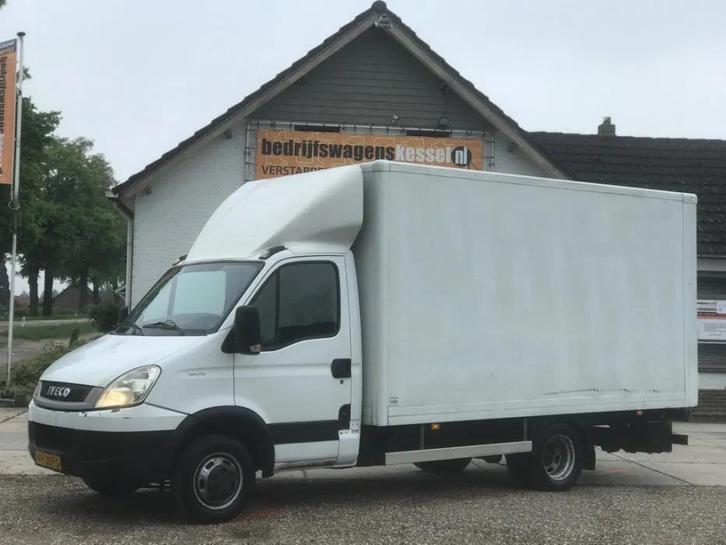 Iveco Daily 35C13 2.3 Hpi Koffer Bakwagen Laadklep Trekh. 3., Auto's, Bestelauto's, Bedrijf, Te koop, ABS, Mistlampen, Radio, Iveco