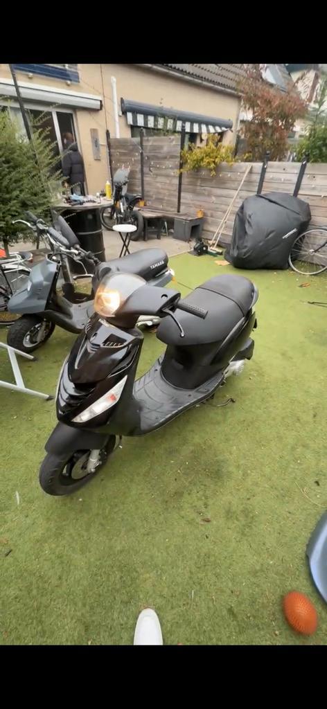 Piaggio zip iget, Fietsen en Brommers, Scooters | Piaggio, Zo goed als nieuw, Zip, Benzine, Ophalen of Verzenden