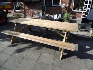 demo Geïmpregneerde picknictafel beschikbaar voor biedingen
