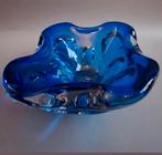 Mooie kobalt glazen murano schaaltje
7 x 14 x 14 cm
900 gram, Gevondenengemaakt@gmail.com, Ophalen of Verzenden, Murano, Murano