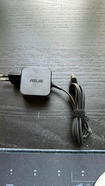 Asus ad2131020 33w 33 watt oplader adapter beschikbaar voor biedingen